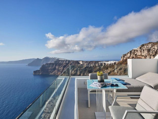 Alti Santorini Suites