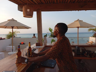 Aluna Beach Apartments