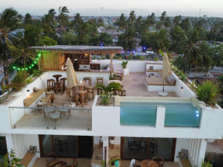 Aluna Beach Apartments