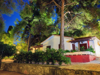 Alykes Park Bungalows & Apartments