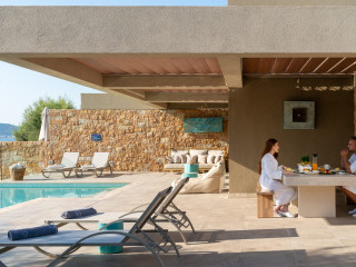 Amada Colossos Resort