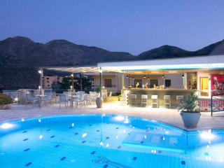 Amalia Apartments and Studios