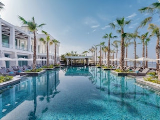 AMAVI, MADEFORTWO HOTELS