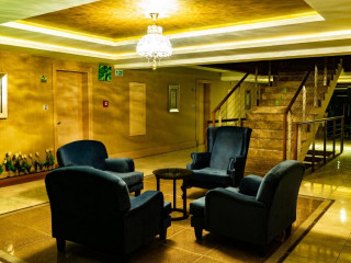 THE OLIVE TREE HOTEL