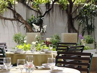 AMBASSADOR ROW SUITES BY LANSON PLACE