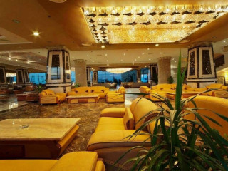 AMC ROYAL HOTEL & SPA