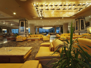 AMC Royal Hotel & Spa