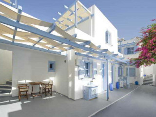 Amelie Santorini Hotel