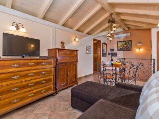 Amoret Apartments