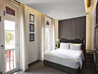 Amoy Far East Hospitality Hotel