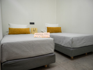 Amphitryon City Hotel