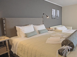 Amphitryon Hotel