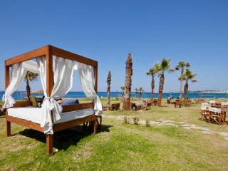 Amphora Hotel & Suites
