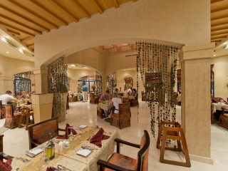 Amphoras Hotel