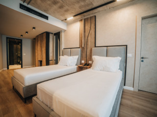 AMR Hotel