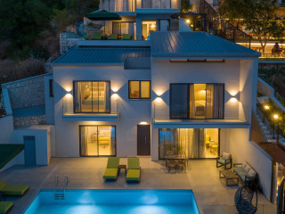 Anadeo Villas & Suites