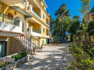 Andreolas Luxury Suites