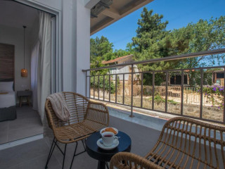 Anemelia Luxury Apartments