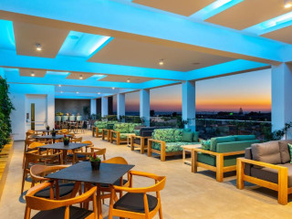 Anemi Hotel & Suites