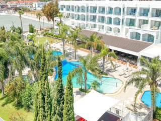 Anesis Hotel