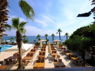 ANITAS BEACH HOTEL