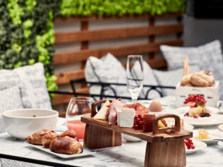 Antigon Urban Chic Hotel