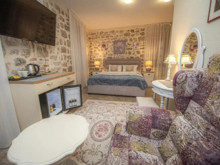 Antika Guesthouse