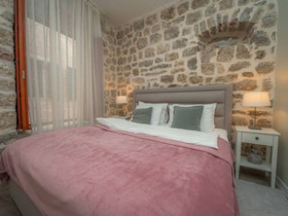 ANTIKA GUESTHOUSE