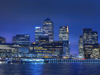a&o London Docklands Riverside