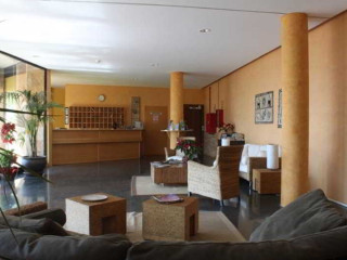 Apartamentos Amadores Beach