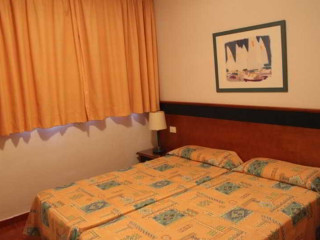 Apartamentos Amadores Beach