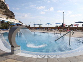Apartamentos Amadores Beach