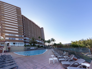 Apartamentos Corona Roja