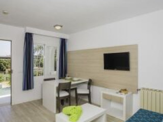 Apartamentos Holiday Center S.A.