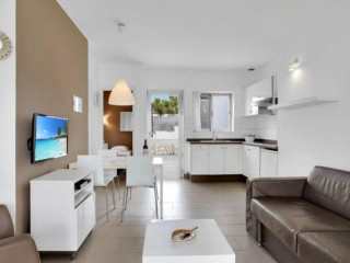 Apartamentos LIVVO Mar Azul - Adults Only