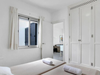 Apartamentos LIVVO Mar Azul - Adults Only