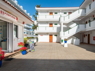 Apartamentos Montemayor