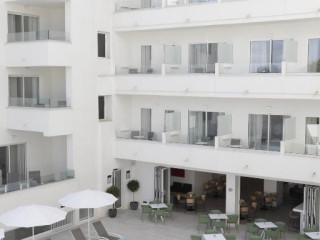 Aparthotel Marina Drach