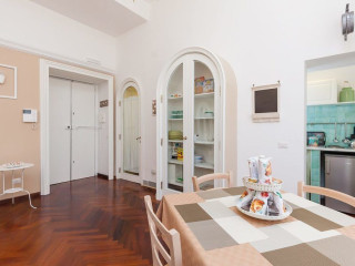 APARTMENT - GARIBALDI I