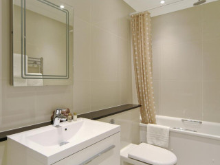 Apartment Queensgate Court