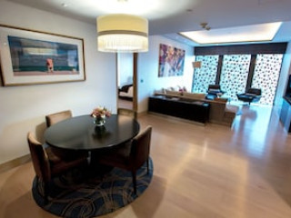 APARTMENTS BY FAIRMONT BAKU FLAME TOWERS