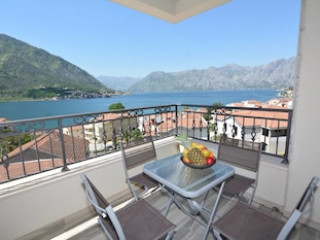 APARTMENTS DOBROTSKI DVORI