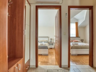 APARTMENTS ELENA