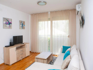 Apartments LORA Cetinjska18