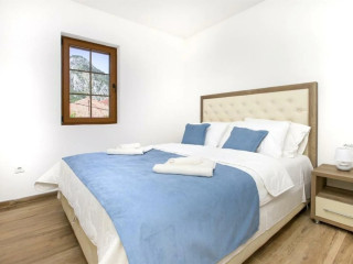 Apartments Mezini 11