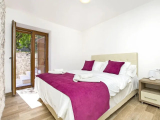 Apartments Mezini 11