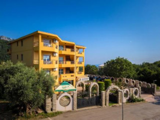 APARTMENTS RADEVI?