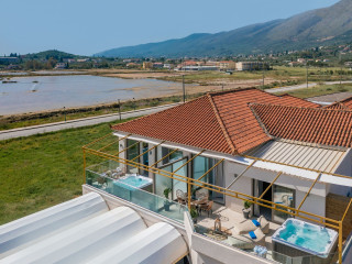 Aphrodite Studios & Apartments