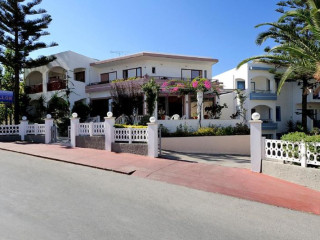 APOLLON HOTEL APARTMENTS