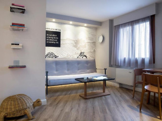 Apollon Library Suites